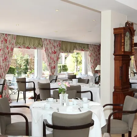 Wilhelm Busch Hotel 4*