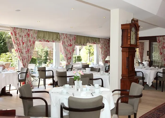 Wilhelm Busch Hotel 4*